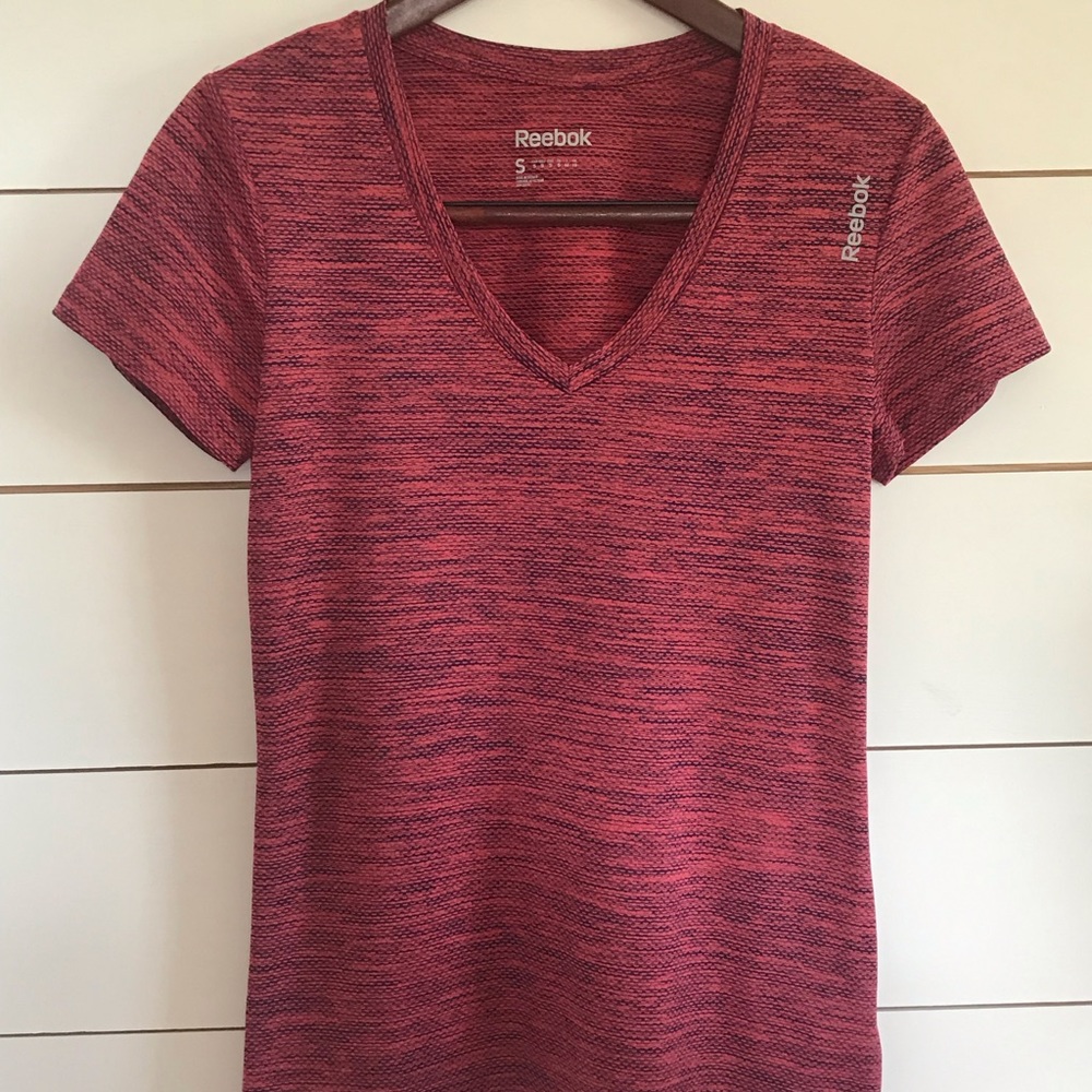 Reebok dry fit V Neck T-shirt Size Small NWOT